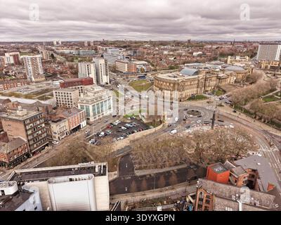 Liverpool, Merseyside - 03092026 : Liverpool skyline avec World Museum à distance Banque D'Images