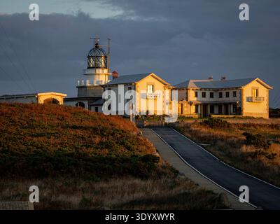 Phare d'Estaca de Bares au coucher du soleil, Manon (Mañon), la Coruña, Galice, Espagne Banque D'Images