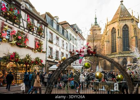 Marché de Noël, vieille ville, Colmar, département du Haut-Rhin, Alsace, France Banque D'Images