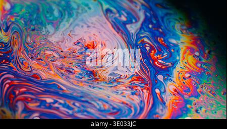 Rainbow Oil flou dégradé peinture goutte à goutte bulle Banque D'Images