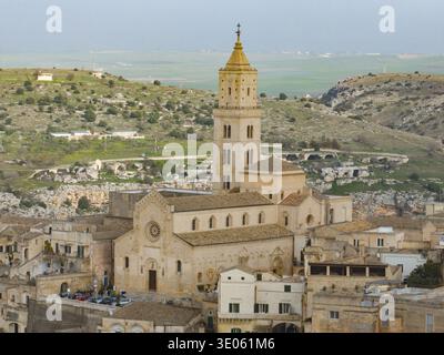 Vue aérienne rapprochée de la Basilique Cattedrale di Matera Maria Santissima della Bruna Banque D'Images