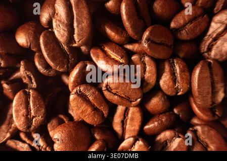 Plan macro détaillé de grains de café torréfiés Banque D'Images