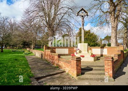 Mémorial de guerre au cimetière de l'église St Mary, Hayes, arrondissement londonien de Hillingdon, Londres, Royaume-Uni Banque D'Images