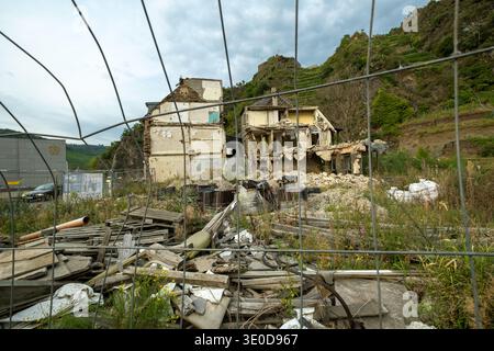 27.08.2025, Allemagne, Mayschoss, Rhénanie-Palatinat - maisons détruites sur l'Ahr, dont la moitié ont été emportées dans la catastrophe des inondations de 2021, infini Banque D'Images