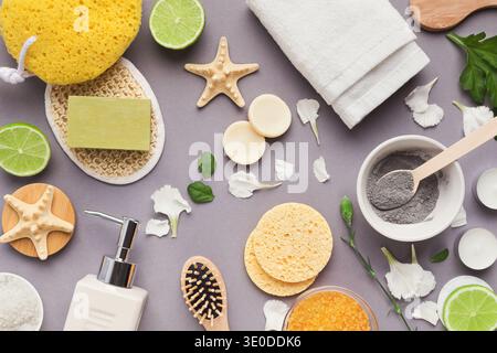 Divers produits de spa et de beauté menacent sur fond Banque D'Images