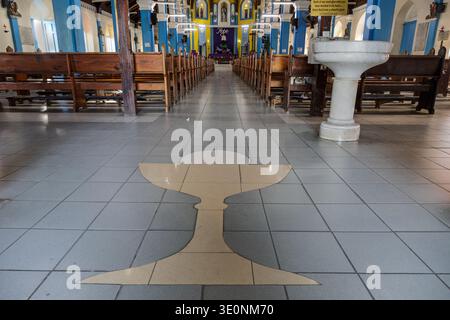 Église catholique romaine, avec emblème pour corps et sang du Christ, Soufrière, Sainte-Lucie Banque D'Images