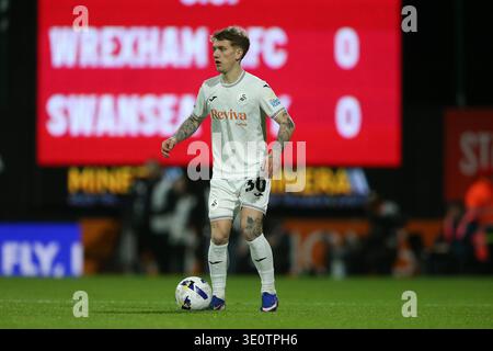 Wrexham, Royaume-Uni. 13 mars 2026. Ethan Galbraith de Swansea City en action. EFL Skybet Championship match, Wrexham v Swansea City au STōK CAE Ras à Wrexham, pays de Galles, vendredi 13 mars 2026. Cette image ne peut être utilisée qu'à des fins éditoriales. Usage éditorial exclusif, .pic par Chris Stading/ crédit : Andrew Orchard sports Photography/Alamy Live News Banque D'Images