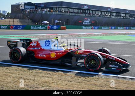 Shanghai, Chine. 14 mars 2026. Lewis Hamilton de Ferrari participe à la qualification du Grand Prix de Chine de formule 1 sur le circuit international de Shanghai à Shanghai, en Chine, le 14 mars 2026. Crédit : Chen Haoming/Xinhua/Alamy Live News Banque D'Images