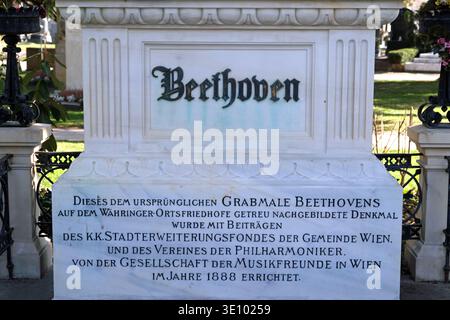 Le dernier lieu de repos du compositeur et pianiste allemand Ludwig van Beethoven au cimetière central de Vienne - Wiener Zentralfriedhof - Vienne, Autriche Banque D'Images