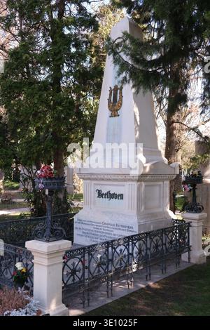 Le dernier lieu de repos du compositeur et pianiste allemand Ludwig van Beethoven au cimetière central de Vienne - Wiener Zentralfriedhof - Vienne, Autriche Banque D'Images
