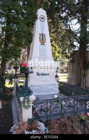 Le dernier lieu de repos du compositeur et pianiste allemand Ludwig van Beethoven au cimetière central de Vienne - Wiener Zentralfriedhof - Vienne, Autriche Banque D'Images