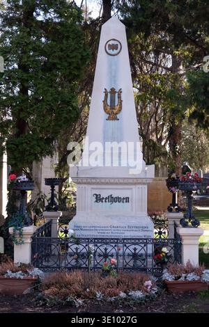 Le dernier lieu de repos du compositeur et pianiste allemand Ludwig van Beethoven au cimetière central de Vienne - Wiener Zentralfriedhof - Vienne, Autriche Banque D'Images