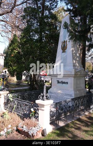 Le dernier lieu de repos du compositeur et pianiste allemand Ludwig van Beethoven au cimetière central de Vienne - Wiener Zentralfriedhof - Vienne, Autriche Banque D'Images