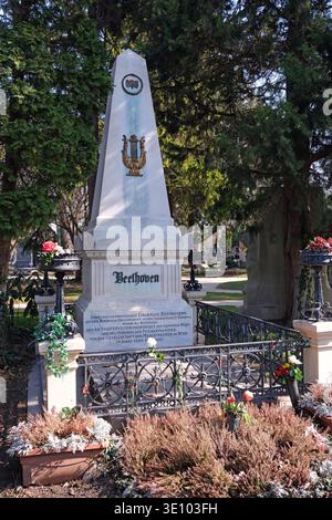 Le dernier lieu de repos du compositeur et pianiste allemand Ludwig van Beethoven au cimetière central de Vienne - Wiener Zentralfriedhof - Vienne, Autriche Banque D'Images