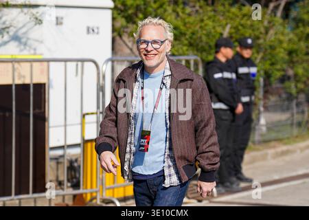 Shanghai, Chine. 14 mars 2026. Jacques Villeneuve arrive lors du Grand Prix de Chine Heineken de formule 1 2026, 2ème manche du Championnat du monde de formule 1 2026 du 13 au 15 mars 2026 sur le circuit international de Shanghai, Shanghai, Chine. Crédit : Robbie Hoad/Every second Media crédit : Every second Media/Alamy Live News Banque D'Images