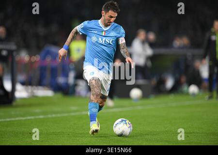14 mars 2026, Diego Armando Maradona Stadium, Naples, Italie ; Serie A Enilive Football match ; Napoli versus Lecce ; Matteo Politano de SSC Napoli court avec le ballon crédit : Roberto Ramaccia/Alamy Live News Banque D'Images