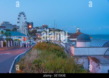 Bournemouth, Angleterre, 14 juillet 2025 : coucher de soleil sur la jetée de Bournemouth en Angleterre.IMAGE Banque D'Images