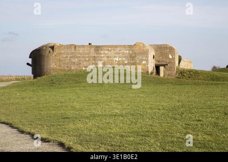 Vieux bunkers allemands du mur de l'Atlantique et de l'artillerie Batterie de Longues sur Mer Banque D'Images