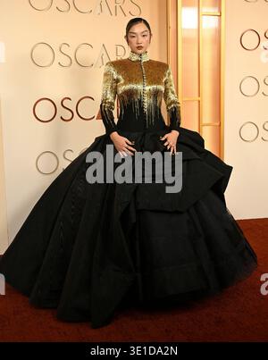 Hollywood, États-Unis. 15 mars 2026. Audrey Nuna arrive à la 98e cérémonie des Oscars organisée au Dolby Theatre le 15 mars 2026 à Hollywood, CA. © Valerie Goodloe/AFF-USA.com crédit : AFF/Alamy Live News Banque D'Images
