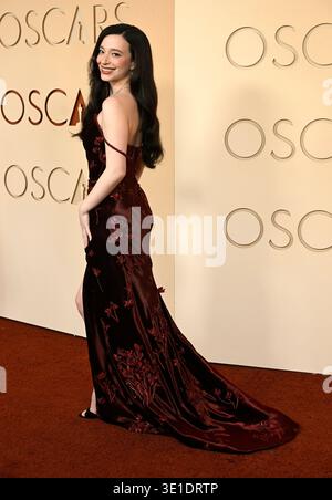 Hollywood, États-Unis. 15 mars 2026. Mikey Madison arrive à la 98e cérémonie des Oscars organisée au Dolby Theatre le 15 mars 2026 à Hollywood, CA. © Valerie Goodloe/AFF-USA.com crédit : AFF/Alamy Live News Banque D'Images