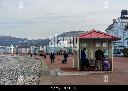 Seafront Shelter, Llandudno, Clwyd, pays de Galles, Royaume-Uni Banque D'Images