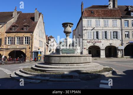 Place de la liberté, Arbois, Jura, France Banque D'Images