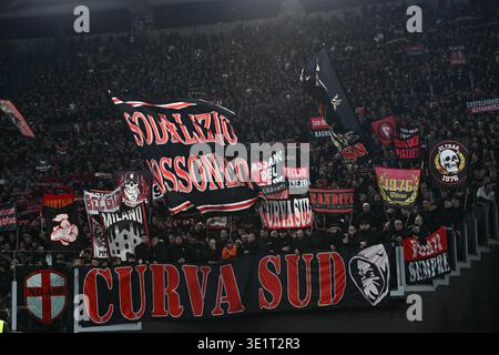 Les supporters de l'AC Milan lors du match de Serie A Enilive entre le SS Lazio et l'AC Milan au stade olympique le 15 mars 2026 à Rome, en Italie. Photo par ni Banque D'Images