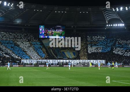 Les supporters du SS Lazio lors du match de Serie A Enilive entre le SS Lazio et l'AC Milan au stade olympique le 15 mars 2026 à Rome, en Italie. Photo par ni Banque D'Images
