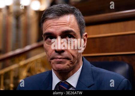 Madrid, Espagne. 18 mars 2026. Le premier ministre espagnol Pedro Sanchez est vu au Congrès espagnol des députés pendant la session plénière. Au cours de la séance, le premier ministre informe les législateurs de la position de l'Espagne concernant la guerre en Iran. Crédit : SOPA images Limited/Alamy Live News Banque D'Images