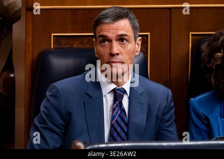 Madrid, Espagne. 18 mars 2026. Le premier ministre espagnol Pedro Sanchez est vu au Congrès espagnol des députés pendant la session plénière. Au cours de la séance, le premier ministre informe les législateurs de la position de l'Espagne concernant la guerre en Iran. Crédit : SOPA images Limited/Alamy Live News Banque D'Images