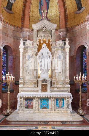Sanctuaire de l'église de la Médaille Miraculeuse de Philadelphie, en Pennsylvanie, USA Banque D'Images