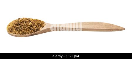 Sucre de fleur de coco granulé dans une cuillère en bois isolé sur fond blanc Banque D'Images