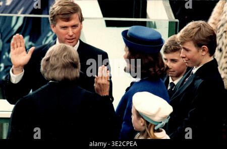 Dan Quayle est assermenté en tant que vice-président au 1989 innaugural à Washington, DC Banque D'Images