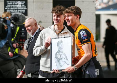 Hull, Royaume-Uni. 21 mars 2026. Lors du match de Hull City v Sheffield mercredi EFL Sky Bet Championship au MKM Stadium, Hull, Angleterre, le 21 mars 2026 crédit : Richard Bierton/Every second Media crédit : Every second Media/Alamy Live News Banque D'Images
