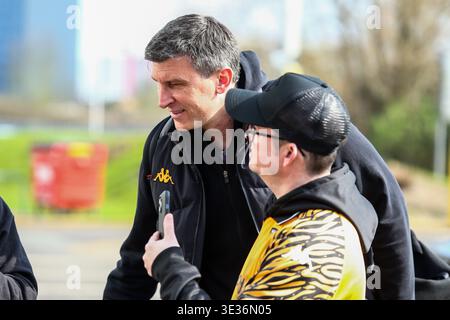 Hull, Royaume-Uni. 21 mars 2026. Sergej Jakirovic entraîneur de Hull City lors du match du mercredi EFL Sky Bet Championship de Hull City v Sheffield au MKM Stadium, Hull, Angleterre, le 21 mars 2026 crédit : Richard Bierton/Every second Media crédit : Every second Media/Alamy Live News Banque D'Images