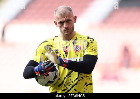 Sheffield, Royaume-Uni. 21 mars 2026. Adam Davies de Sheffield United se réchauffe avant le match Sheffield United vs Wrexham Sky Bet Championship à Bramall Lane, Sheffield. Le crédit photo devrait se lire : Simon Bellis/Sportimage crédit : Sportimage Ltd/Alamy Live News Banque D'Images
