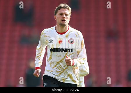 Sheffield, Royaume-Uni. 21 mars 2026. Leo Hjelde de Sheffield United se réchauffe avant le match Sheffield United vs Wrexham Sky Bet Championship à Bramall Lane, Sheffield. Le crédit photo devrait se lire : Simon Bellis/Sportimage crédit : Sportimage Ltd/Alamy Live News Banque D'Images