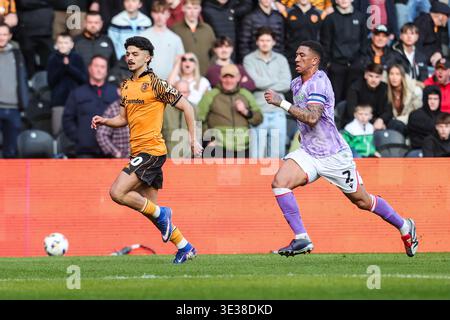 Hull, Royaume-Uni. 21 mars 2026. Mohamed Belloumi de Hull City en action lors du match du mercredi EFL Sky Bet Championship Hull City v Sheffield au MKM Stadium, Hull, Angleterre, le 21 mars 2026 crédit : Richard Bierton/Every second Media crédit : Every second Media/Alamy Live News Banque D'Images