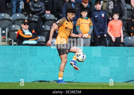 Hull, Royaume-Uni. 21 mars 2026. Mohamed Belloumi de Hull City contrôle le ballon lors du match du mercredi EFL Sky Bet Championship Hull City v Sheffield au MKM Stadium, Hull, Angleterre, le 21 mars 2026 crédit : Richard Bierton/Every second Media crédit : Every second Media/Alamy Live News Banque D'Images