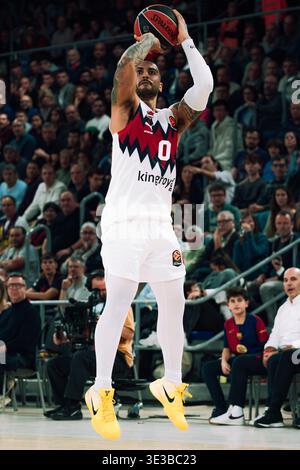 Markus Howard du Saski Baskonia tire le ballon pendant le match de l'EuroLeague entre le FC Barcelone et le Saski Baskonia Banque D'Images