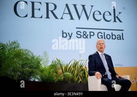 Houston, États-Unis. 23 mars 2026. Chris Wright, secrétaire du département américain de l’énergie, s’exprime sur scène lors du CERAWeek de S&P Global au Hilton Americas à Houston, Texas, le 23 mars 2026. La discussion sur cet événement rassemble des leaders mondiaux de l’énergie pour explorer le thème de « convergence et concurrence : énergie, technologie et géopolitique ». (Photo de Marcus Ingram/Sipa USA) crédit : Sipa USA/Alamy Live News Banque D'Images
