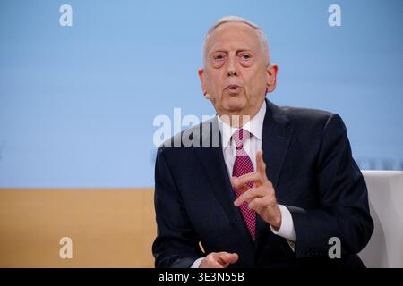 Houston, États-Unis. 23 mars 2026. Le général Jim Mattis, secrétaire à la Défense (2017-2018) et corps des Marines des États-Unis (Ret.), prend la parole sur scène lors de la CERAWeek by S&P Global au Hilton Americas à Houston, Texas, le 23 mars 2026. La discussion sur cet événement rassemble des leaders mondiaux de l’énergie pour explorer le thème de « convergence et concurrence : énergie, technologie et géopolitique ». (Photo de Marcus Ingram/Sipa USA) crédit : Sipa USA/Alamy Live News Banque D'Images
