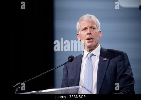 Houston, États-Unis. 23 mars 2026. Chris Wright, secrétaire du département américain de l’énergie, s’exprime sur scène lors du CERAWeek de S&P Global au Hilton Americas à Houston, Texas, le 23 mars 2026. La discussion sur cet événement rassemble des leaders mondiaux de l’énergie pour explorer le thème de « convergence et concurrence : énergie, technologie et géopolitique ». (Photo de Marcus Ingram/Sipa USA) crédit : Sipa USA/Alamy Live News Banque D'Images