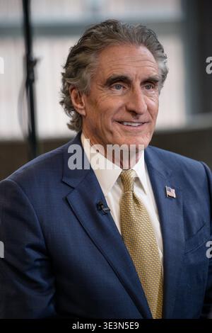 Houston, États-Unis. 23 mars 2026. Hon. Doug Burgum, Département de l’intérieur des États-Unis, s’adresse aux médias lors de la CERAWeek de S&P Global au Hilton Americas à Houston, Texas, le 23 mars 2026. La discussion sur cet événement rassemble des leaders mondiaux de l’énergie pour explorer le thème de « convergence et concurrence : énergie, technologie et géopolitique ». (Photo de Marcus Ingram/Sipa USA) crédit : Sipa USA/Alamy Live News Banque D'Images