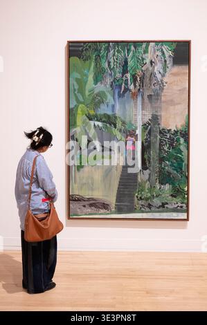 Tate Britain, Londres, Royaume-Uni. 24 mars 2026. La première grande exposition personnelle du peintre britannique Hurvin Anderson, avec plus de 80 œuvres d'art de ses 40 ans de carrière. Dans des paysages et des intérieurs colorés, Anderson serpente à travers l'Atlantique, entre le Royaume-Uni et les Caraïbes. Du 26 mars au 23 août Image : Hurvin Anderson, Grace Jones, 2020. Collection privée. Crédit : Malcolm Park/Alamy Live News Banque D'Images