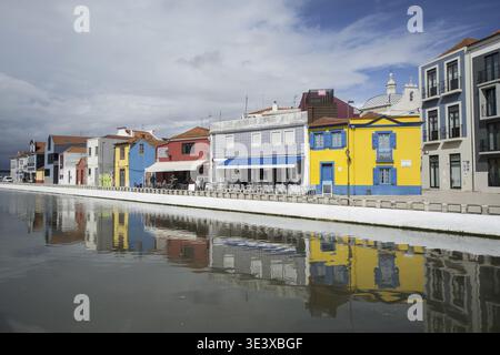 La vieille ville d'Aveiro au sud de Porto au Portugal en Europe. Portugal, Porto, avril 2019 Banque D'Images