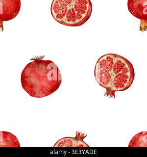 Agencement de grenade moderne propre mettant l'accent sur les couleurs vives dans la marque. Représentation minimaliste de tranches de grenade et de fruits entiers sur fond blanc à des fins de marque aquarelle dessinée à la main motif botanique sans couture. Banque D'Images