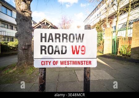 LONDRES - 24 FÉVRIER 2026 : Harrow Road W9 panneau de rue City of Westminster Maida Hill Banque D'Images