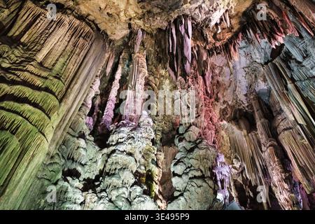 Stalactites in compris Michael's Cave à Gibraltar Banque D'Images