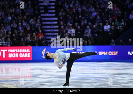 Prague, République tchèque. 26 mars 2026. Chen Yudong, de Chine, se produit pendant le programme court masculin des Championnats du monde de patinage artistique de l'ISU 2026 à Prague, en République tchèque, le 26 mars 2026. Crédit : Zhang Haofu/Xinhua/Alamy Live News Banque D'Images